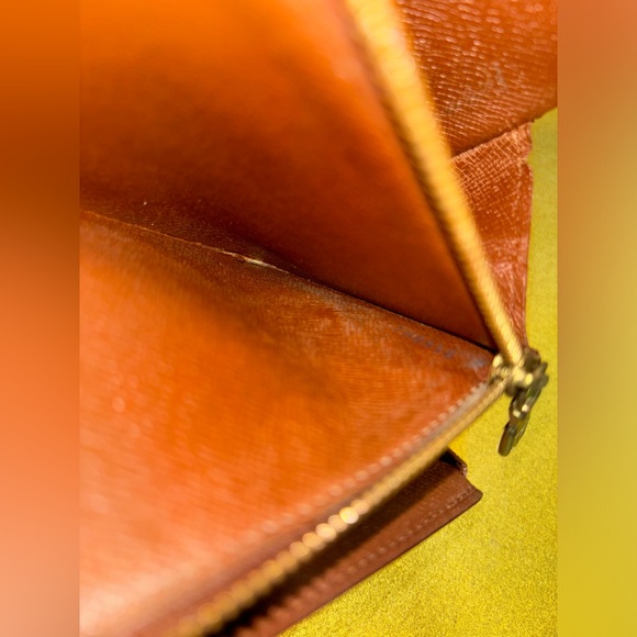 LV Monogram Sarah Wallet💕 - Picture 9 of 12